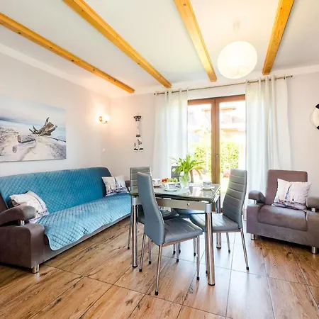 Morskie Ul. Azaliowa * 罗威