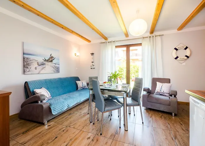 Morskie Ul. Azaliowa * Rowy (Pomerania)