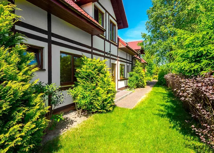 Morskie Ul. Azaliowa * Rowy (Pomerania)